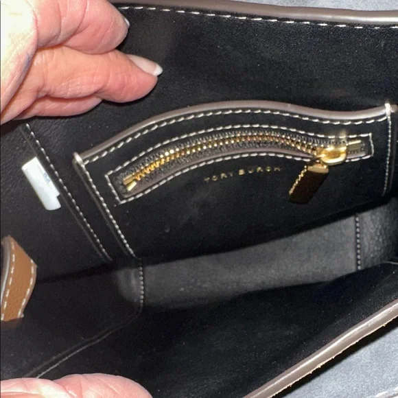 Tory Burch Chic Tan Leather Shoulder/crossbody
LEE RADZIWILL pebble leather - Picture 4 of 13